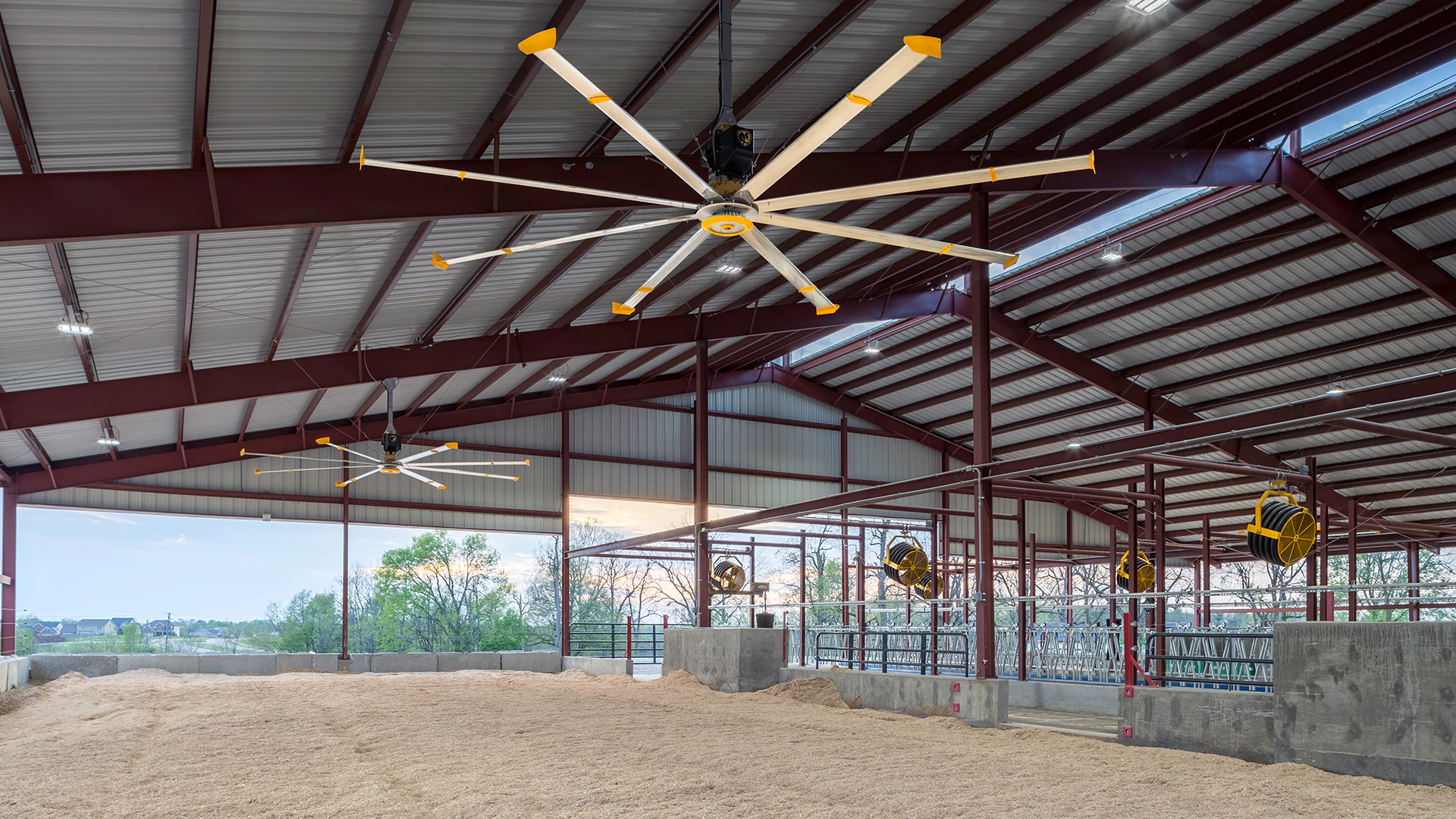 AG_X3_YJ_UKDairyBarn_1H