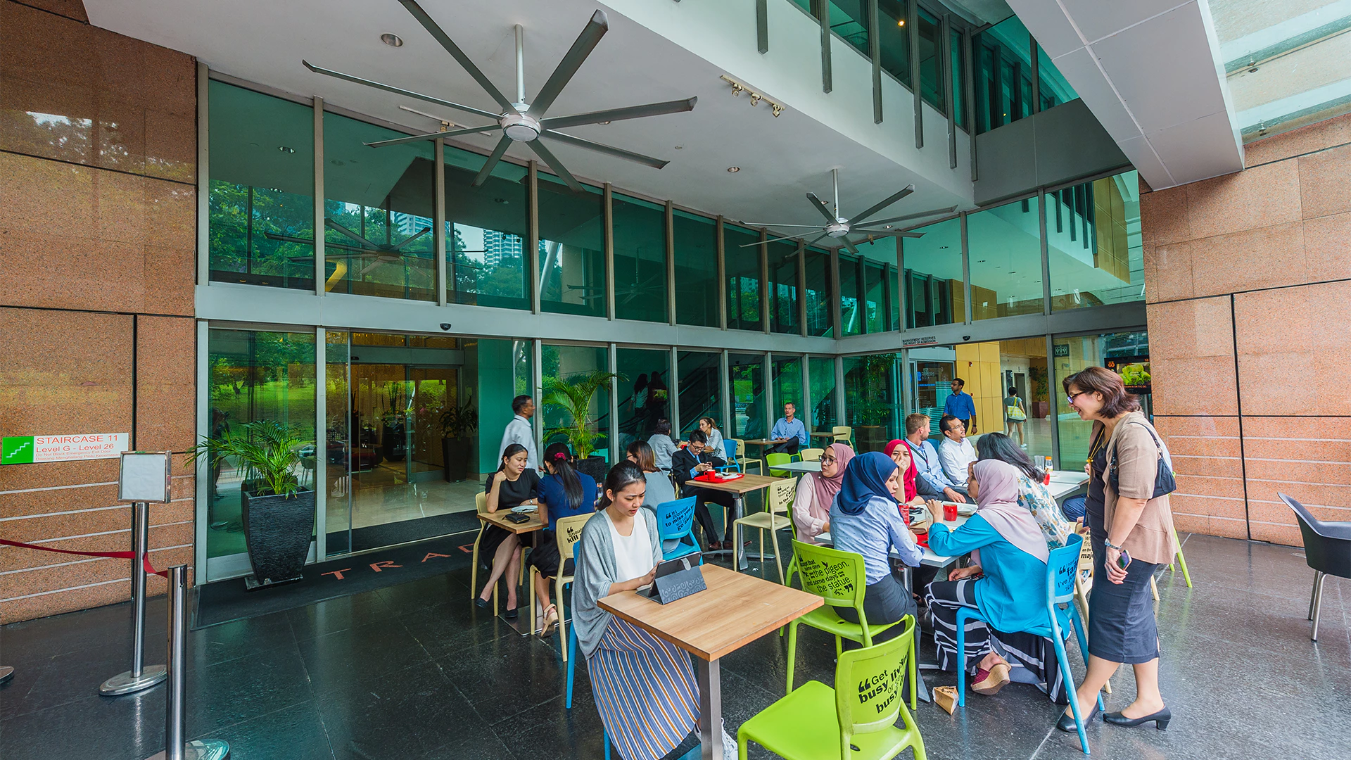 CO_ES_TradersHotel_2H